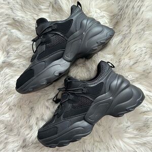 Like New! ZARA Sneakers